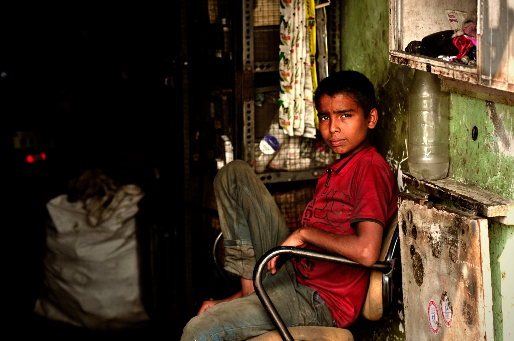Photo of a boy in Mahim in India.