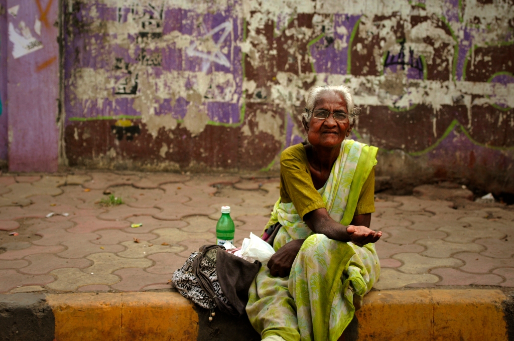 Photo of a woman with goitre in India.