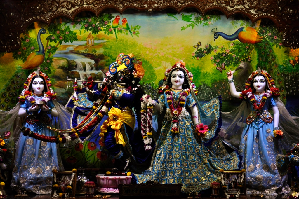 Photo of Hindu figures in India.