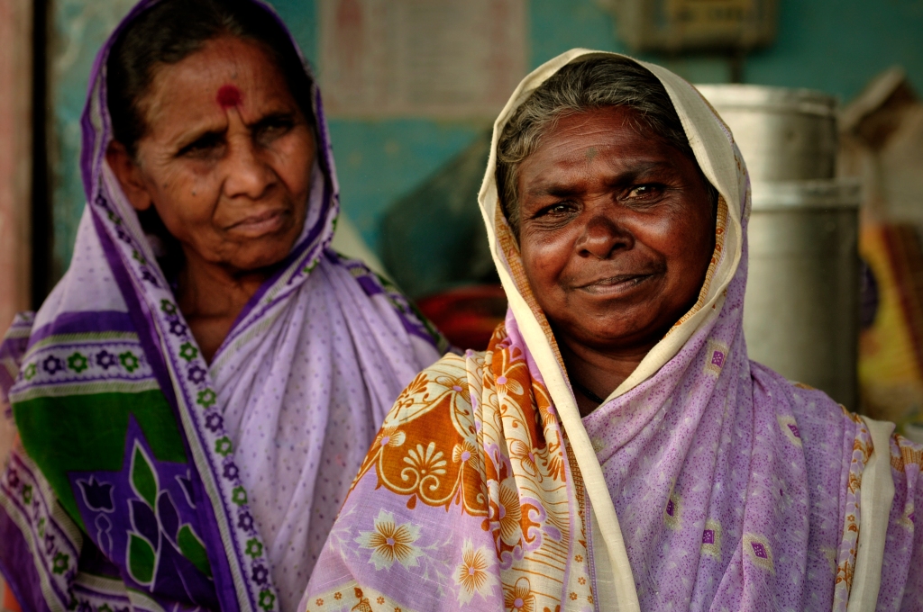 Photo of women with saris in India.
