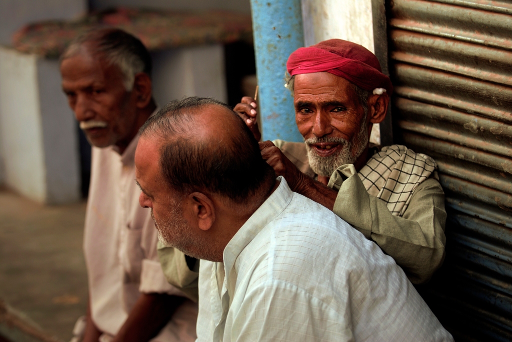 Photo of an ear cleaner in Delhi, India.